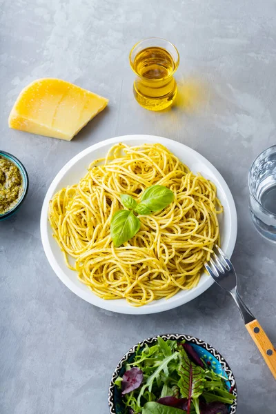 Spaghetti Pesto Sauce Fresh Basil Gray Background Pasta Sauce Pesto — Stock Photo, Image