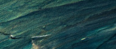 Çapraz fırça darbesi desenli soyut koyu mavi ve yeşil desenli yüzey