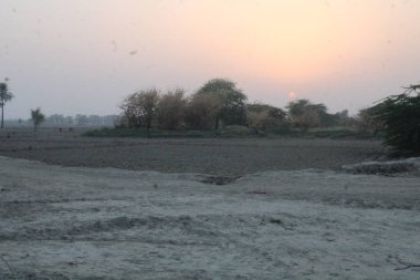 Köy hayatı tıkırtıları çok etkileyici ve basit çamurdan evler, güzel resimler için manzara, soyut 