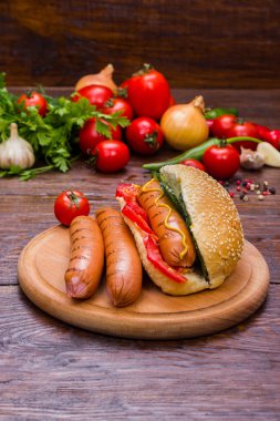 sosis hotdog çizgili