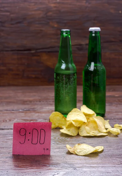 Snacks potato chips with beer — Stock Photo, Image