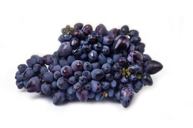 Beyaz arkaplanda üzümler