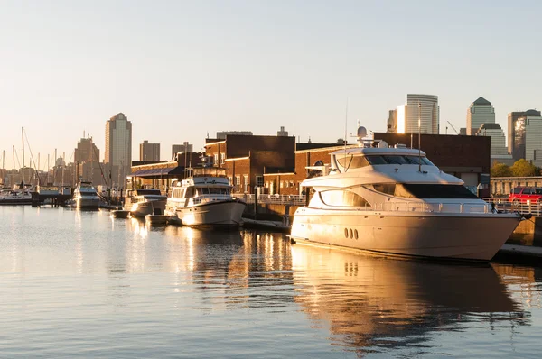 Kentsel alanda demirledi yatlar