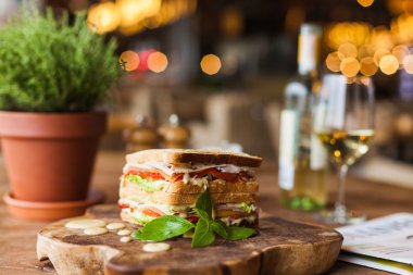 büyük iştah açıcı sandviç