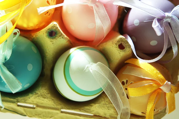 Ovos coloridos em uma caixa 5 — Fotografia de Stock