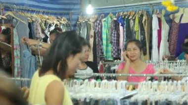 Gece Pazar doğum günü Tayland Kralı. Phuket, Tayland 5 Aralık 2014