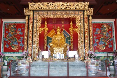 Altın Çin Aziz heykeli.