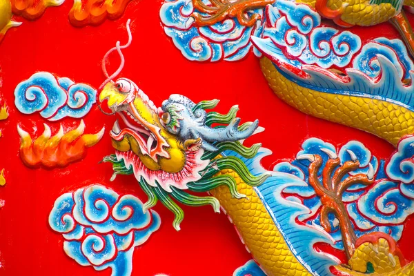 Скульптура китайського дракона . — стокове фото