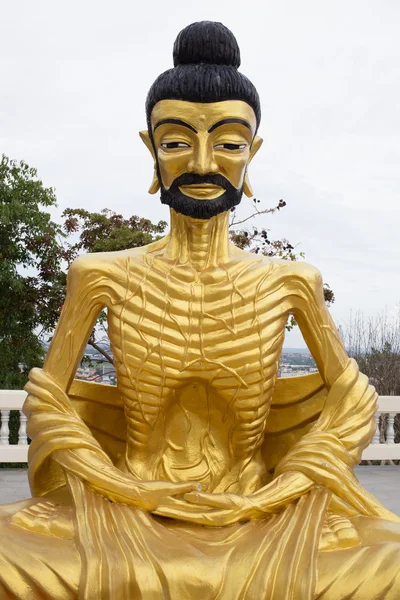 Золотой Будда в голоде — стоковое фото