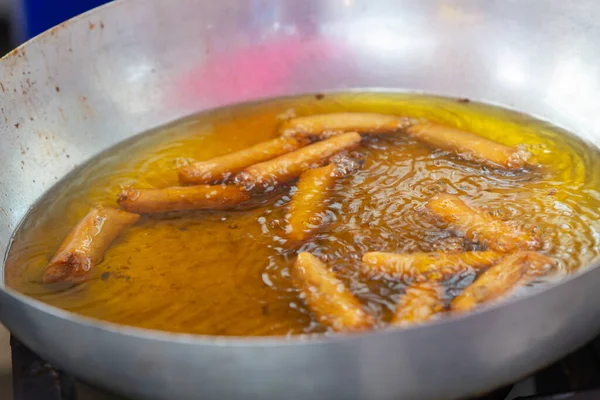 Deep Fried Spring Rolls Hot Oil Popular Crispy Delicious Appetizer — Foto de Stock