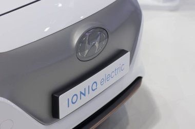 Hyundai IONIQ hibrit, prize takılı hibrit elektrikli araba ve Hyundai tarafından üretilen Güney Kore elektrikli versiyonu. 12 Aralık 2020, Bangkok, THAILAND.