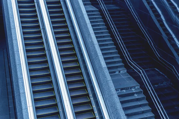 Escaleras Mecánicas Blanco Escalera Ciudad Vacía Ninguna Gente Oficina Negocio —  Fotos de Stock