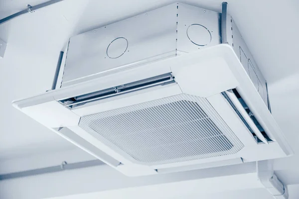 Kommerzielle Deckenkassette Klimaanlagen Eingerichtet Büro Ohne Deckenblech Blau Sauber Colortone — Stockfoto