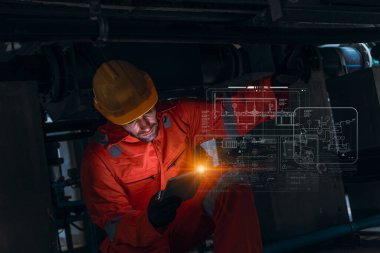 Modern teknolojiyi kullanan mühendis. Dijital yenilik yazılım hizmetleri bakım sektörü boru altyapısı.