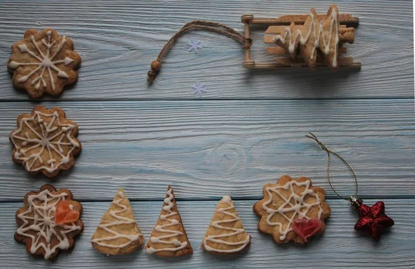 Świąteczne Ciasteczka Szarej Drewnianej Powierzchni — Zdjęcie stockowe