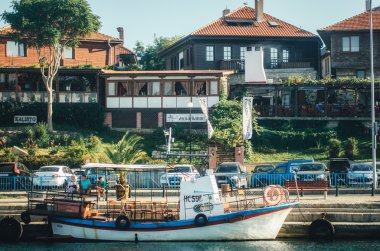 Denizden Nessebar antik şehrin panoramik manzaralı.
