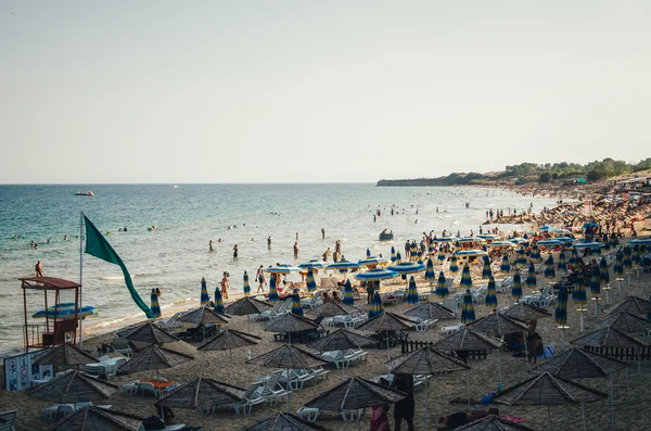 ネセバル、2015 年 8 月 30 日: 南夏のネセバルのビーチ — ストック写真