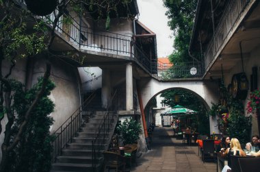 Kazimierz Krakow eski Yahudi avlusu.