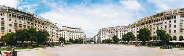 THESSALONIKI, GRECIA - 27 DE MAYO DE 2015: Vista panorámica de la Plaza Aristóteles . — Foto de Stock