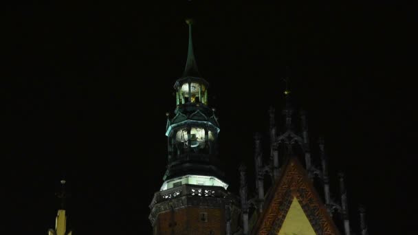 Mercado de Wroclaw, gente caminando, monumentos arquitectónicos 9 — Vídeo de stock