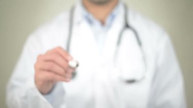 Sağlıksız, şeffaf ekranda yazma doktor