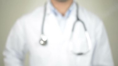 Yüz bakımı, şeffaf ekranda yazma doktor