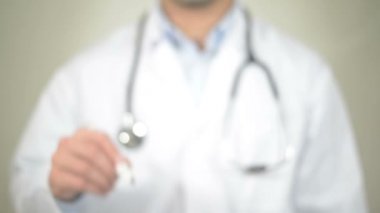 Hastalık, Doktor şeffaf ekranda yazma durdurmak