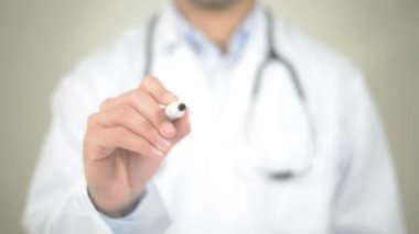 Ciddi bir hastalık, şeffaf ekranda yazma doktor
