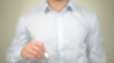 Strateji, adam şeffaf ekranda yazma içerik