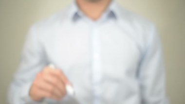 Güvenlik, şeffaf ekranda yazma adam web