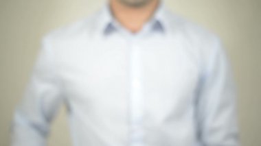 Şimdi Uygula, Saydam Ekrana Yazan Adam