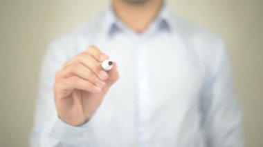 Müşteri desteği, şeffaf ekranda yazma adam