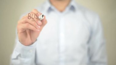 İş planı kavramı, şeffaf ekranda yazma adam