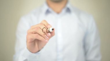 Müşteri Hizmetleri, şeffaf ekranda yazma adam