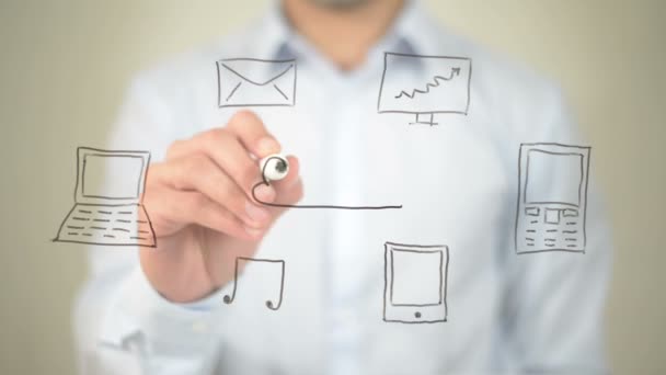 Cloud en ligne, Concept, Homme écrivant sur un écran transparent 