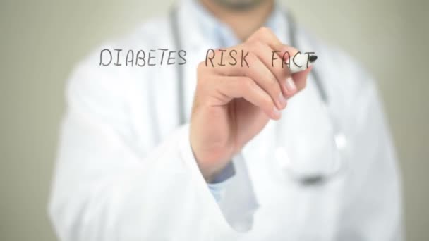 Diabetes Fatores de Risco, Doutor escrevendo na tela transparente — Vídeo de Stock