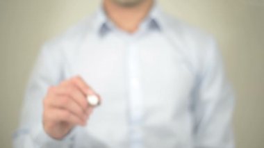 Zil sesleri, şeffaf ekranda yazma adam