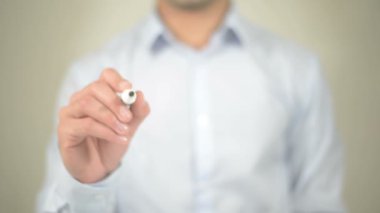 Düşük Mortgage oranları, şeffaf ekranda yazma adam