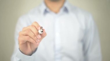 Güzel kafasında ilham diğerleri, şeffaf ekranda yazma adam