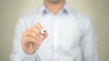 Mutlu hafta sonu, şeffaf ekranda yazma adam