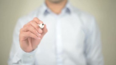 İş oldu, adam şeffaf ekranda yazma