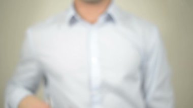 Şeffaf Ekranda Yazan Adam Yardımına İhtiyacımız Var