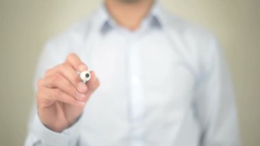 Macera zamanı, şeffaf ekranda yazma adam
