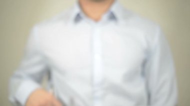 En İyi Uygulama, Şeffaf Ekranda Yazan Adam