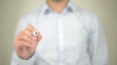 İş, şeffaf ekranda yazma adam olun
