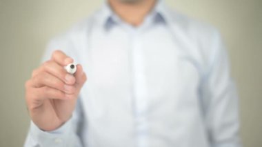 Gelecek şimdi, şeffaf ekranda yazma adamdır