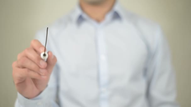 Ventas crecientes, escritura del hombre en pantalla transparente — Vídeos de Stock