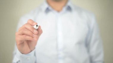 I Am duygu şanslı, şeffaf ekranda yazma adam