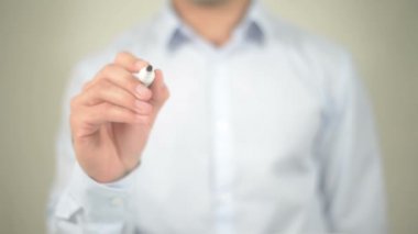 Yükleme, şeffaf ekranda yazma adam fikir