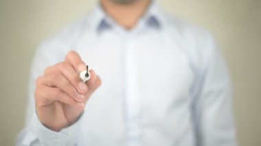 Şeffaf duvarda yazılı ofiste